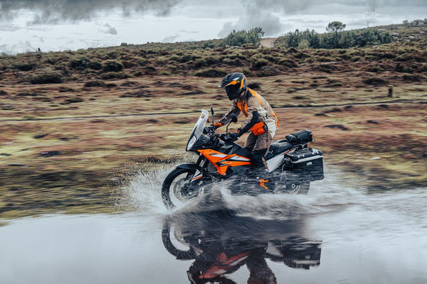 2023 KTM 890 Adventure. - KTM