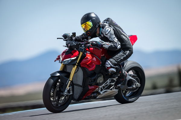 2025 Streetfighter V4 S - riding