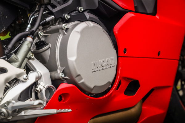 Ducati Panigale V2 - engine
