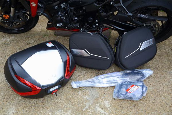 GSX-S750 Givi topbox fit