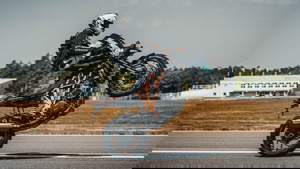 Magnus Carlsson Handlebar Wheelie Guinness World Record