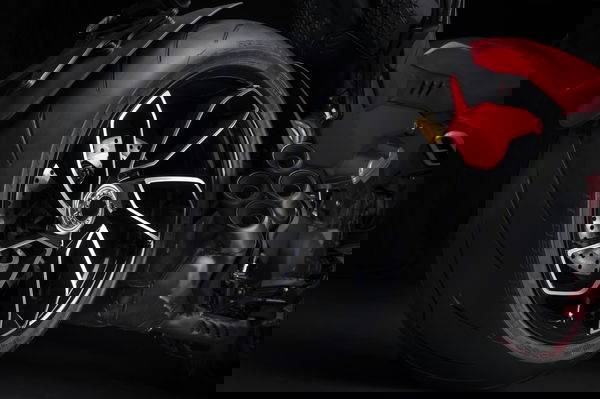 Ducati Diavel V4 road test