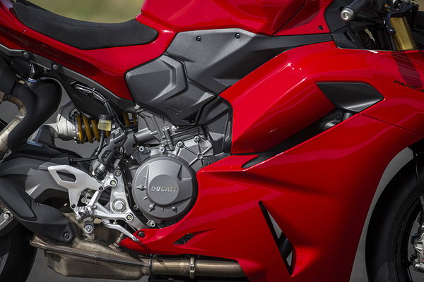 2025 Panigale V2 S - Engine