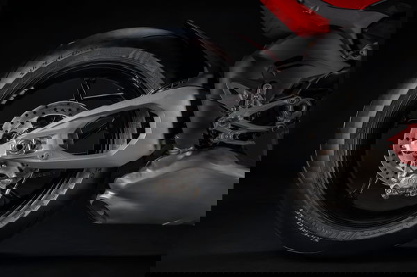 2025 Ducati Panigale V4 - double-sided swingarm
